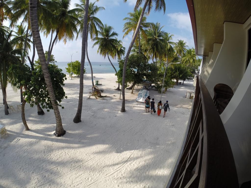 Sun Tan Beach Hotel Maafushi Kültér fotó